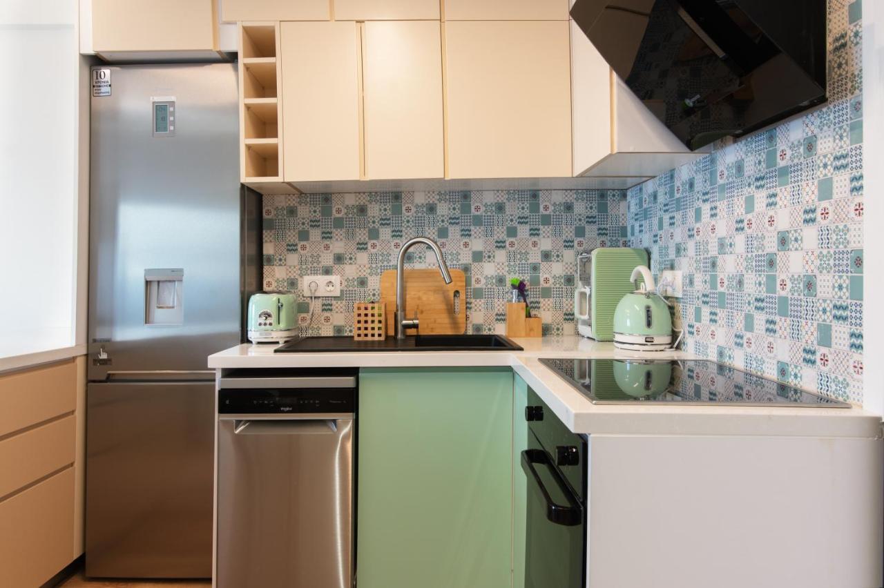 Luxury 1-Bedroom Apartment By The Sea In Atény Exteriér fotografie
