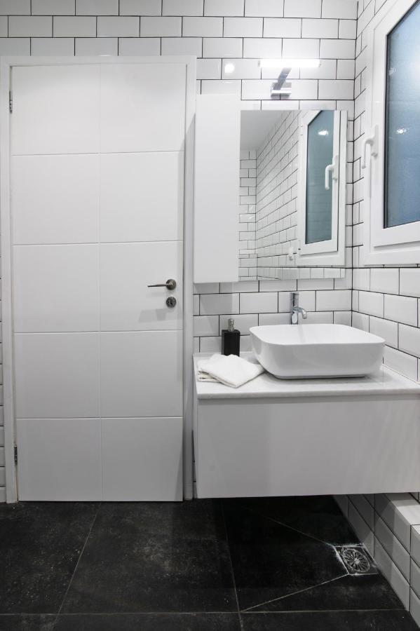 Luxury 1-Bedroom Apartment By The Sea In Atény Exteriér fotografie