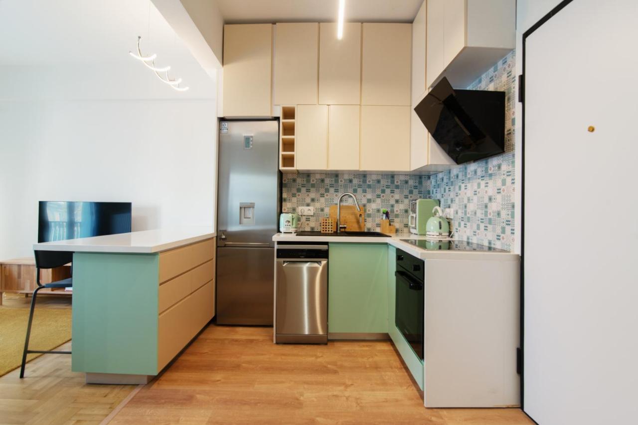 Luxury 1-Bedroom Apartment By The Sea In Atény Exteriér fotografie